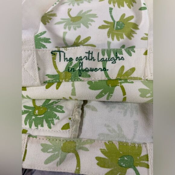 MIXX Green Daisy Lightweight Canvas Coated Garden Cottagecore Tote Bag Purse - Picture 7 of 12